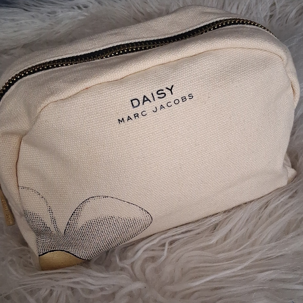 Daisy Marc Jscobs Cosmetic Bag